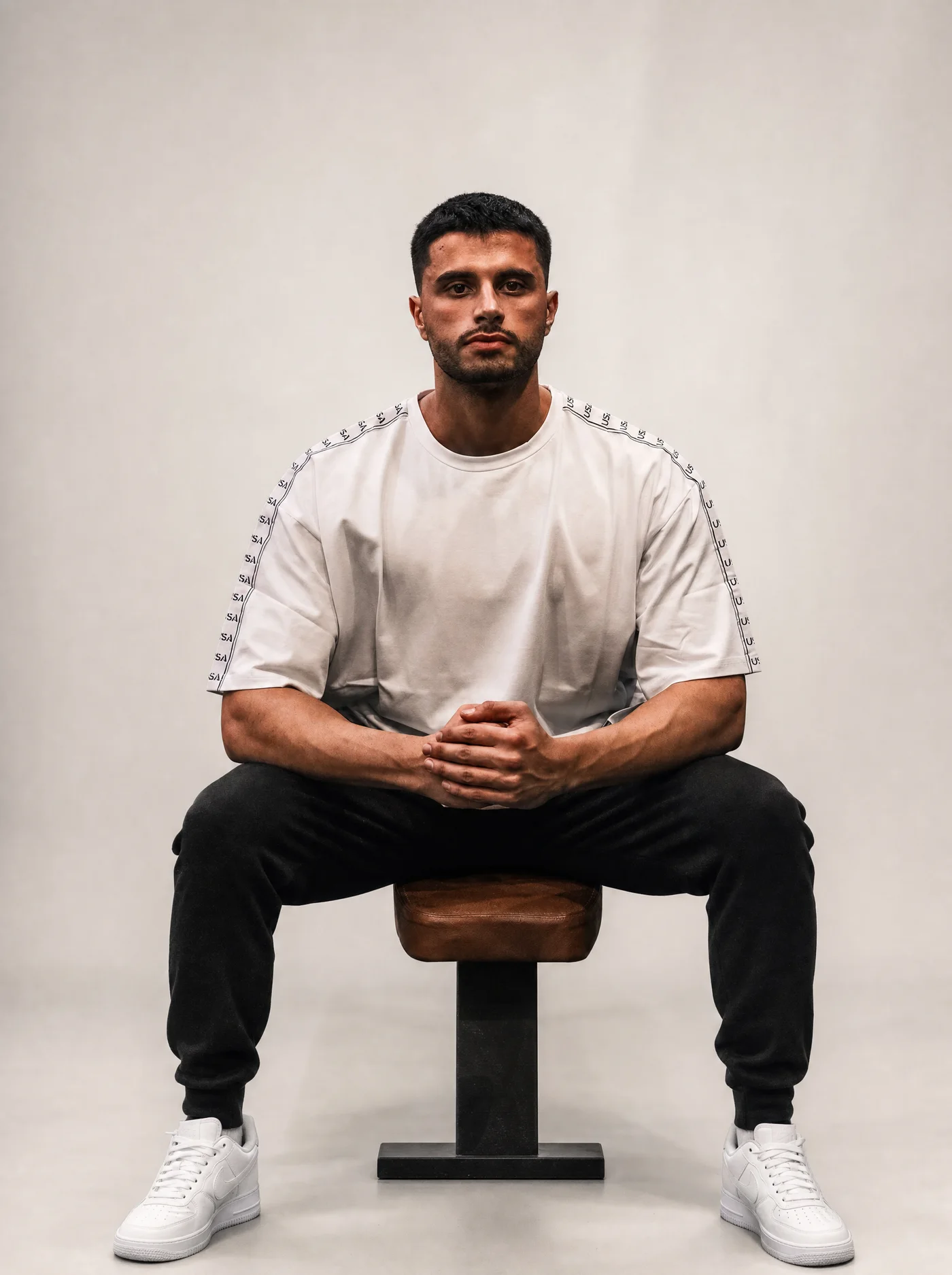 USA Comfy Oversize Strip T-Shirt — stüdyo çekimi