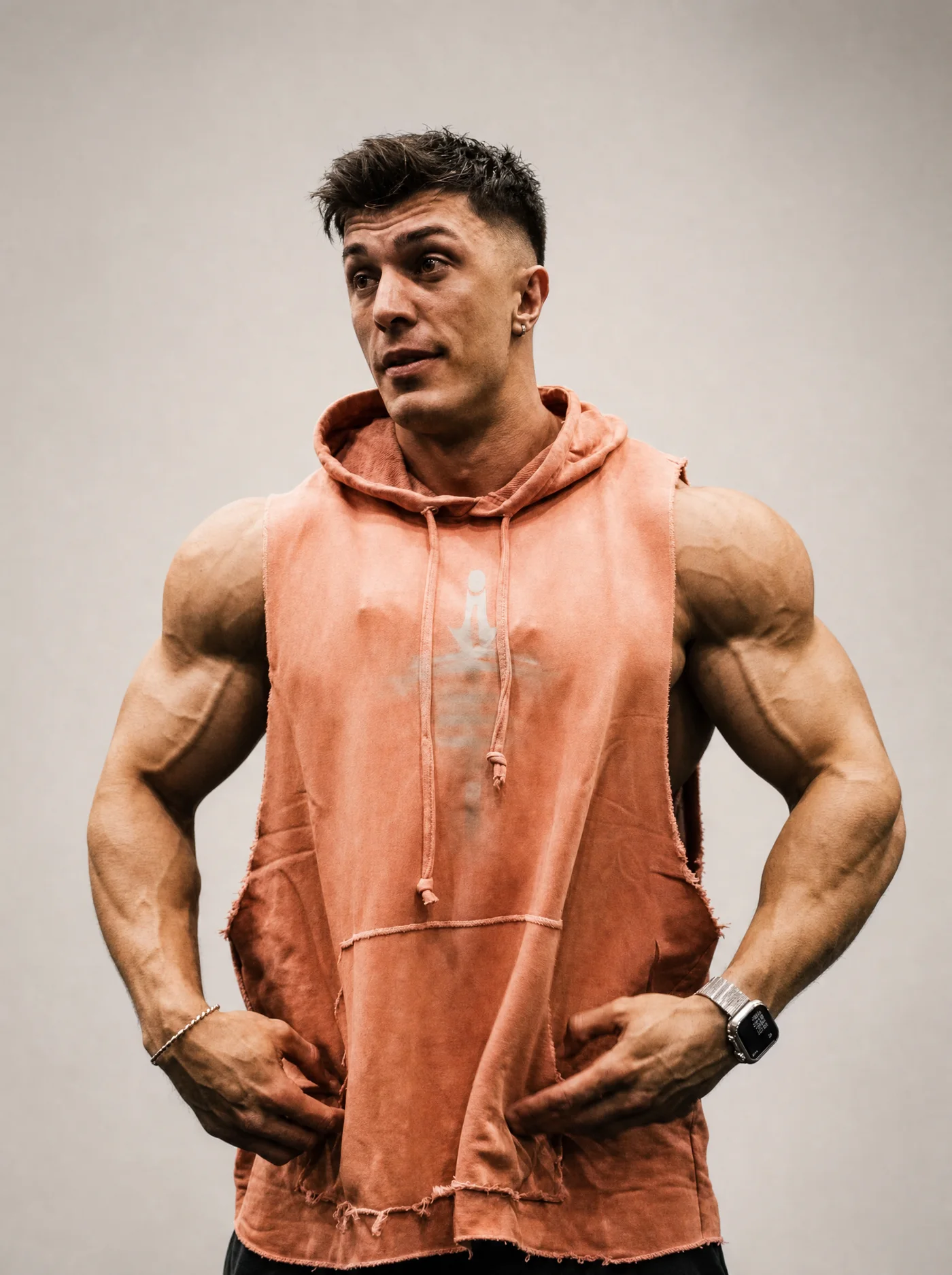 USA Stark Sport Hoodie — stüdyo çekimi