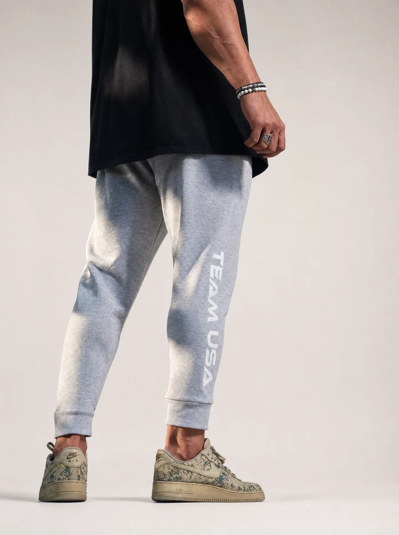 USA Sweatsuit Jogger — stüdyo çekimi